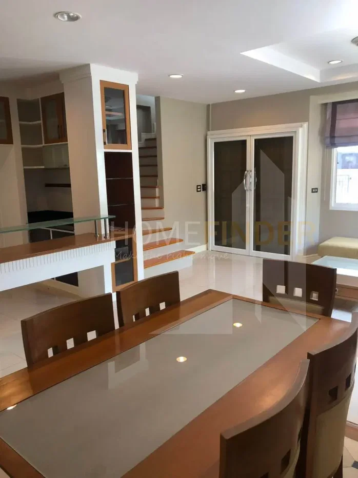 รูป Town Home (Nang Lin Gee Road) 3 bedrooms, for rent - รูปที่ 8/11