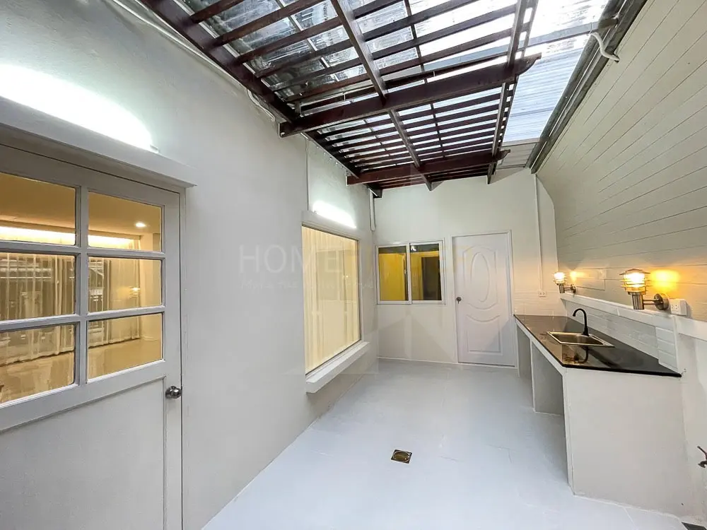 รูป Townhouse Rama 3 | 5 Bedrooms 6 Parking spots 5 bedrooms, for rent - รูปที่ 10/12