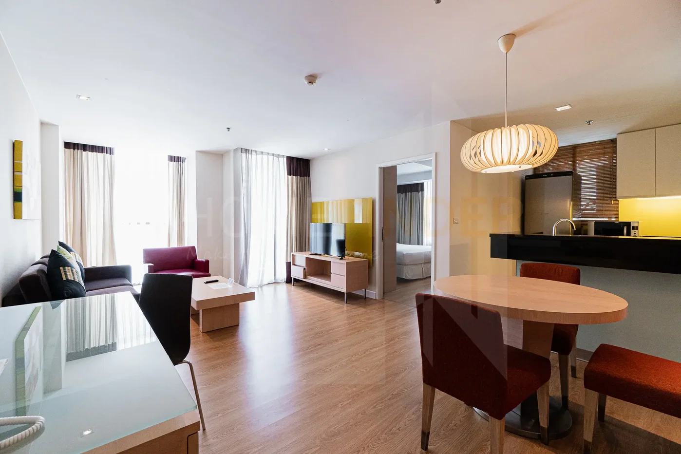รูป Urbana Langsuan (Executive) 2 bedrooms, for rent - รูปที่ 2/9