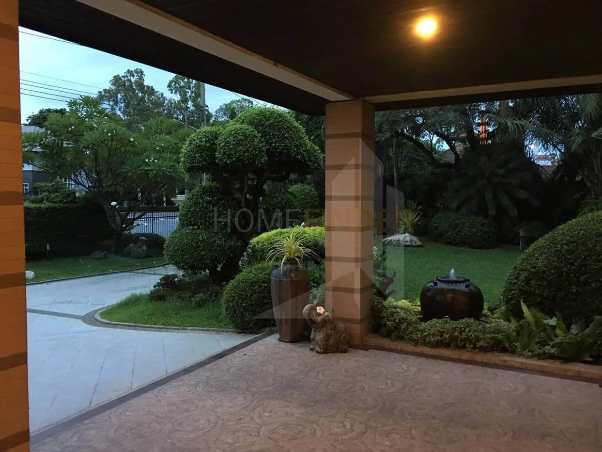 รูป Lakeside Villa 1 - 4 bedroom House in Bang Na for sale, large garden and pool 4 bedrooms, for sale - รูปที่ 12/16