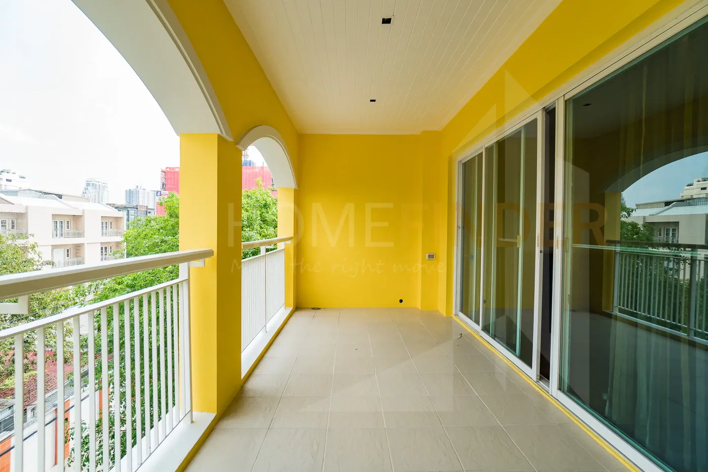 picture Silver Heritage 2 bedrooms, for rent - 21/23