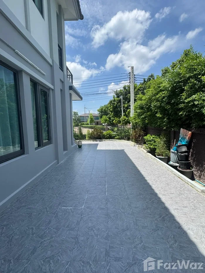 picture Passorn Bangwaek 6739716 - 4/48