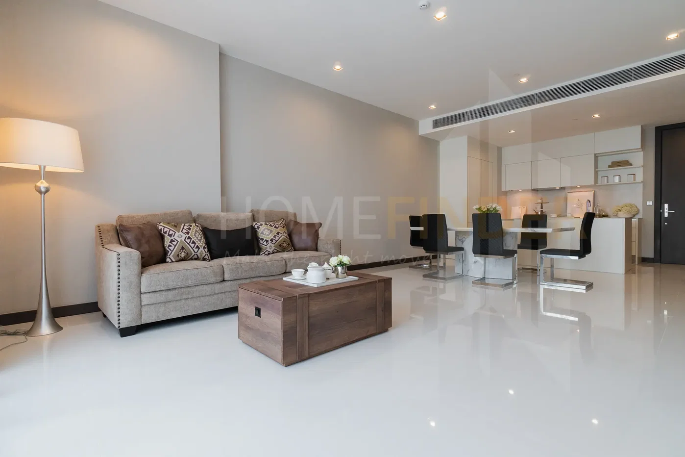 picture Q 1 Sukhumvit 3 bedrooms, for rent - 2/26