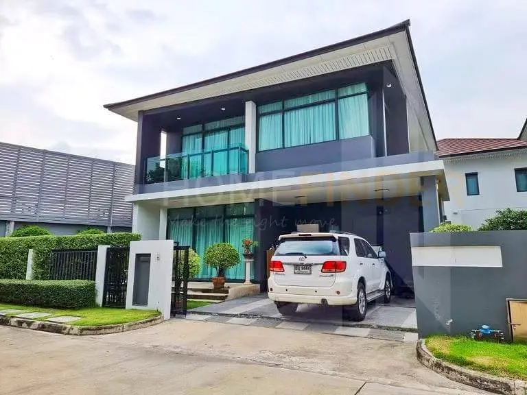 picture Setthasiri Krungthep Kreetha 4 bedrooms, for rent - 1/11