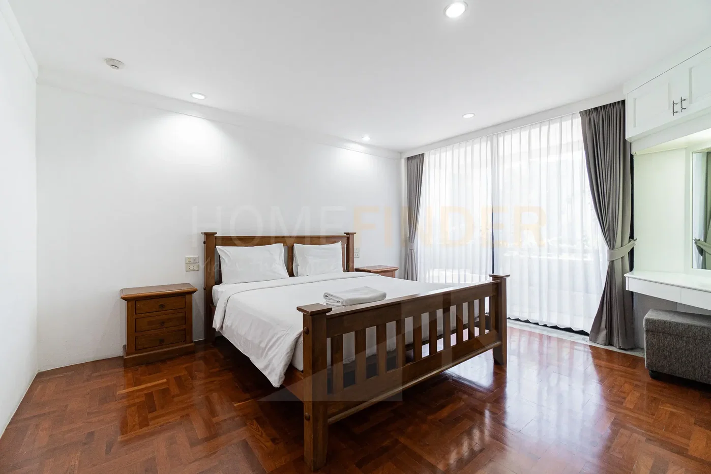 รูป Trinity Complex 2 bedrooms, for rent - รูปที่ 7/15