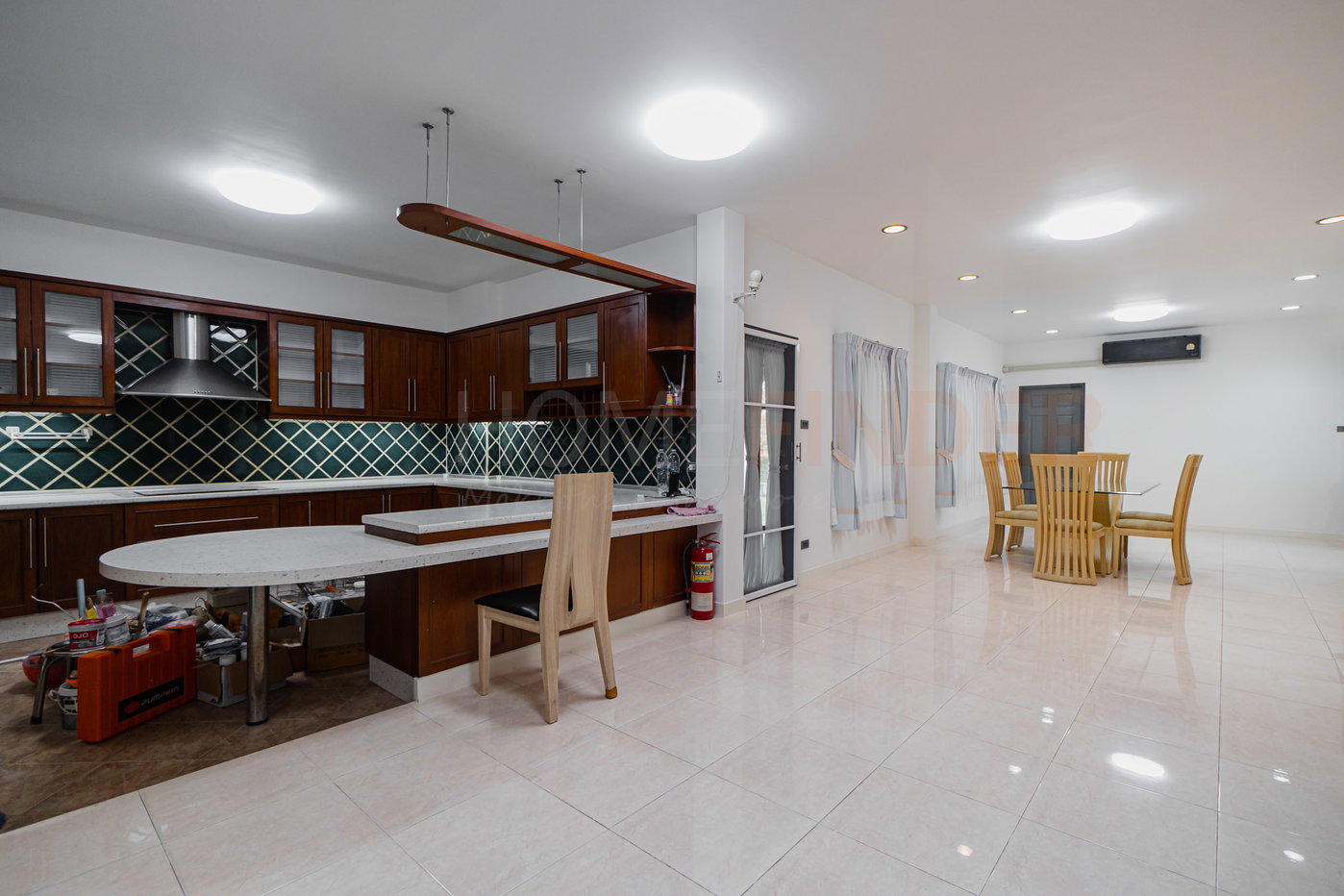 picture Windmill Park 5 bedrooms, for rent - 4/20