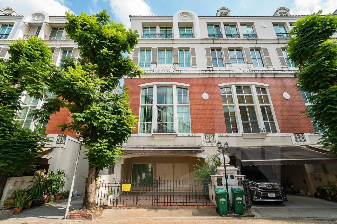 picture Baan Klang Krung Thonglor 4 bedrooms, for rent - 42/42