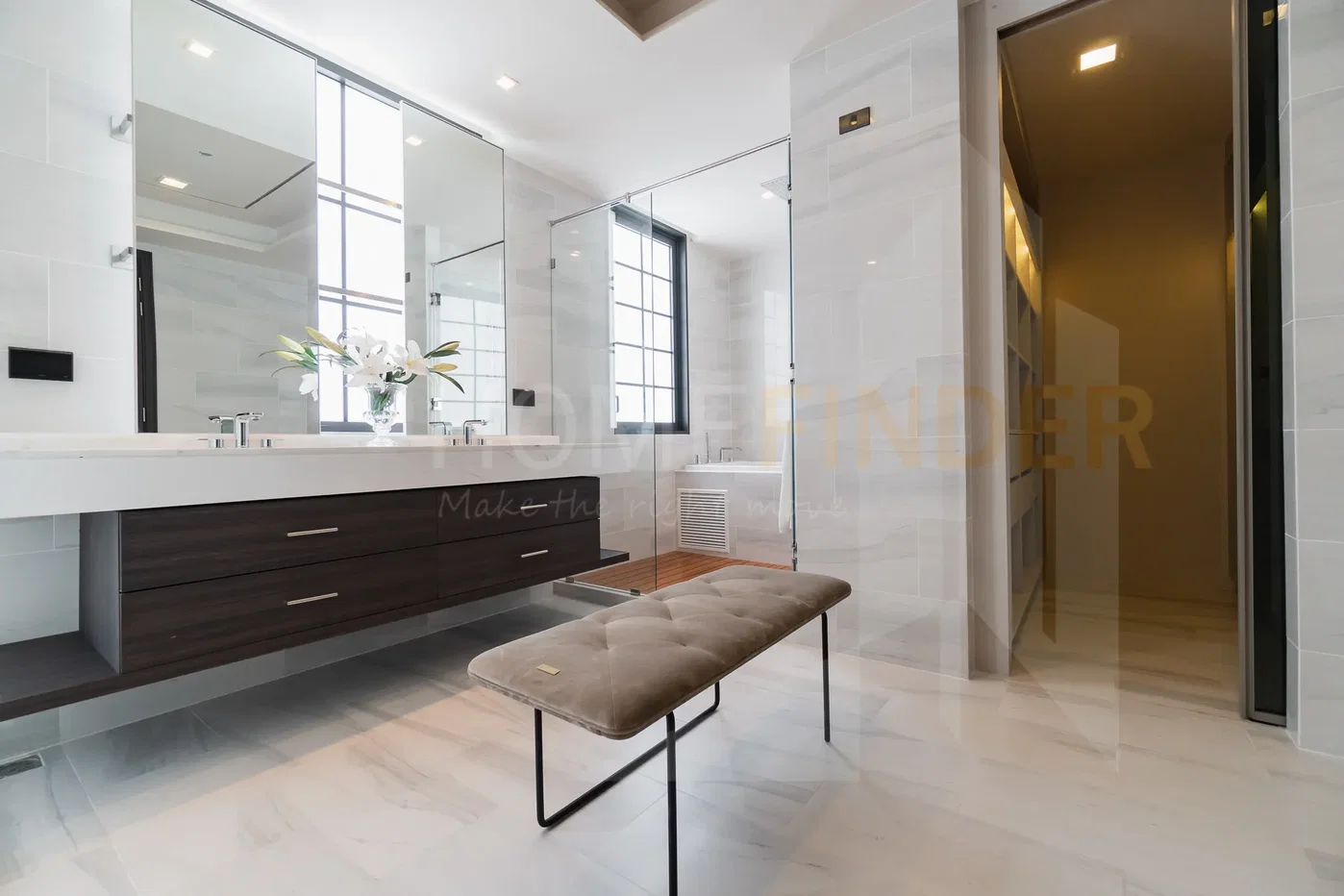 picture Quarter 31 5 bedrooms, for sale - 23/27