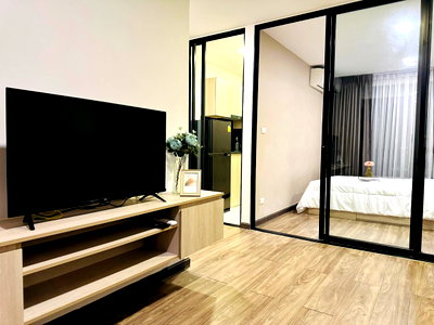 Condos for rent : R1170/[FOR RENT] The Collect Ratchada 32 | Corner Unit 3 rd Floor 29 sq.m