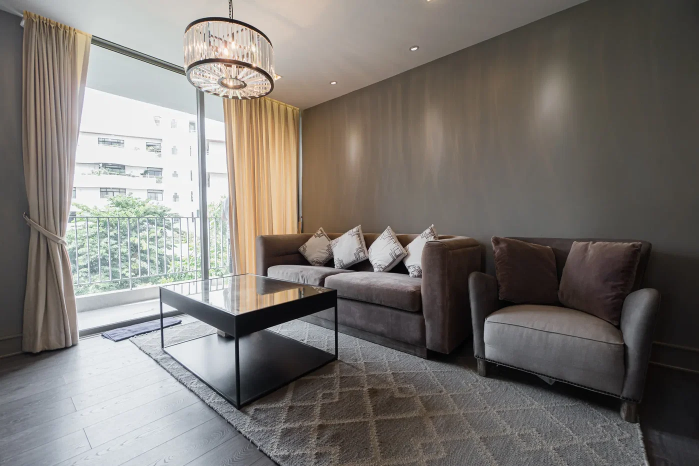 picture Downtown 49 1 bedroom, for sale - 1/10