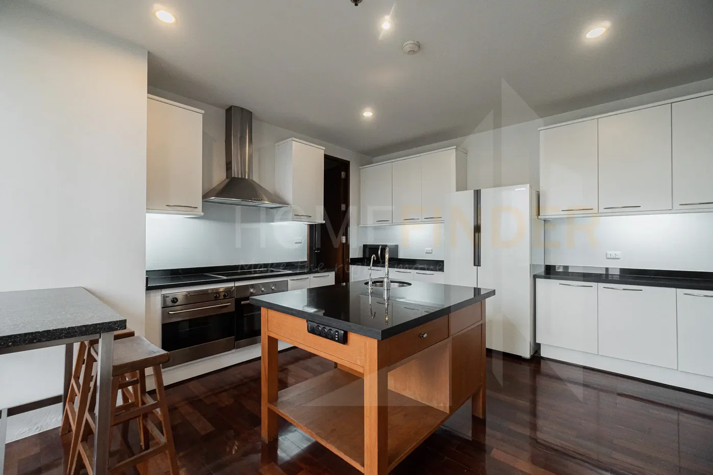 picture Panburi 4 bedrooms, for rent - 2/10