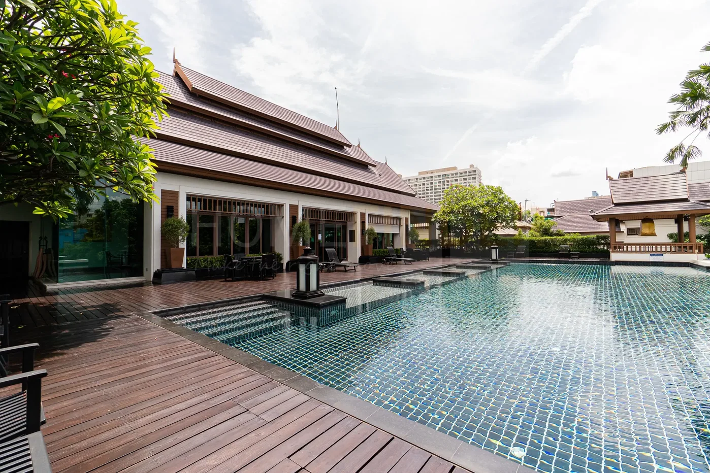 รูป L&H Villa Sathorn - Beautiful 4 Bedroom house and swimming pool Sathorn, Bangkok 4 bedrooms, for rent - รูปที่ 15/19