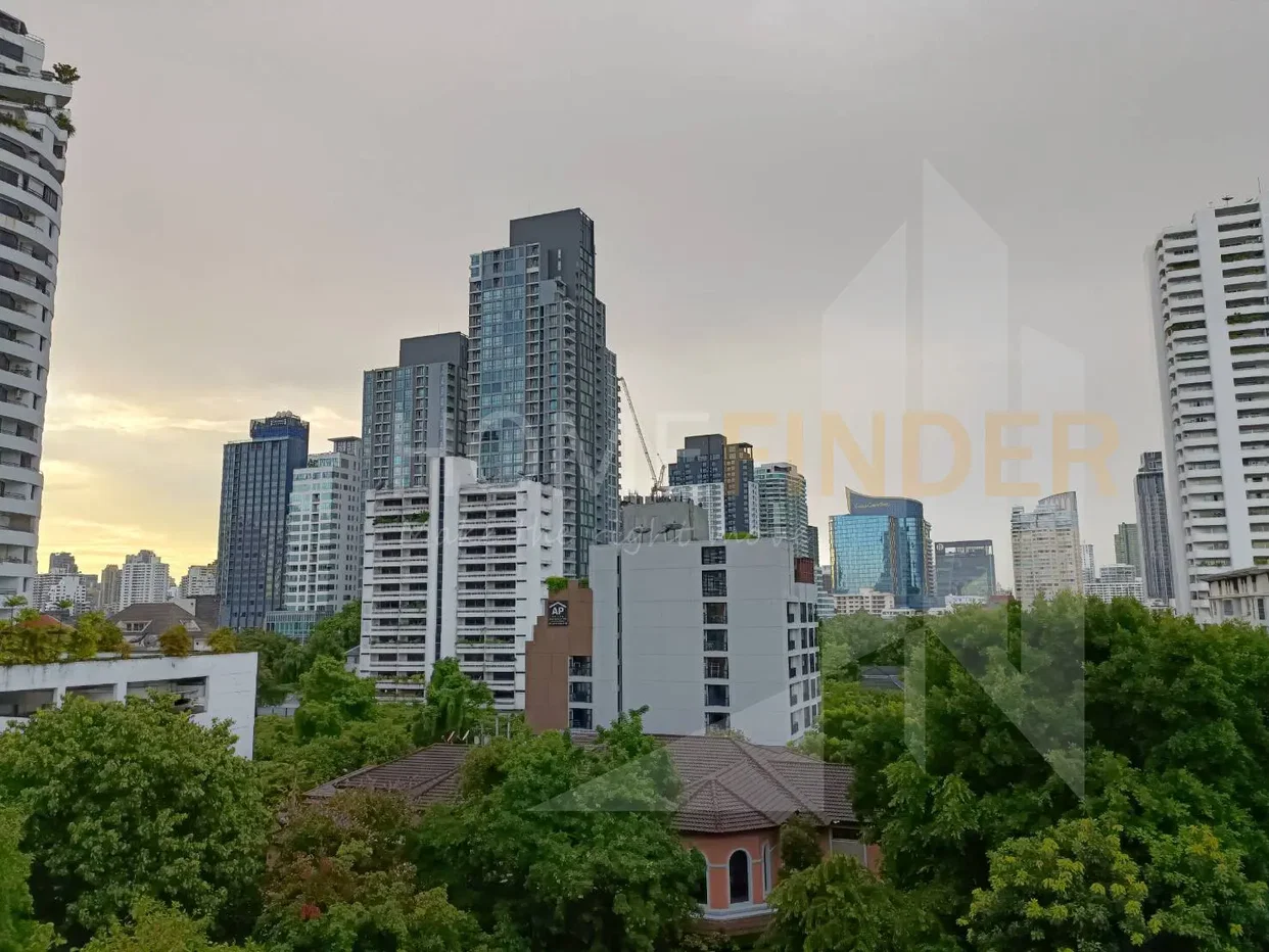 picture Avenue 61 2 bedrooms, for rent - 8/8