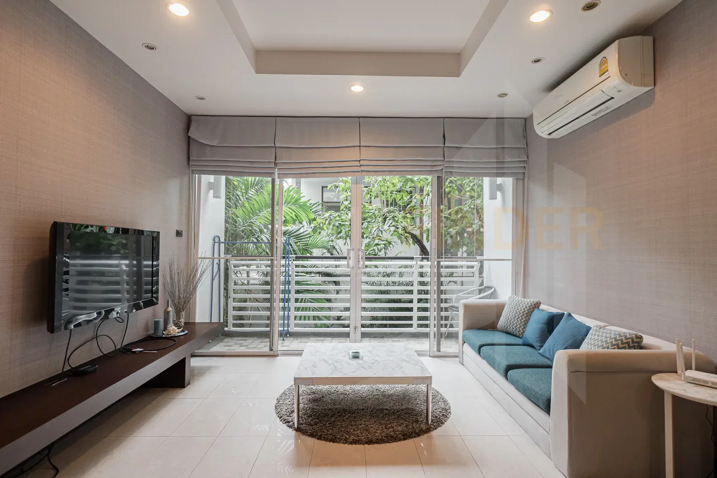 picture Avenue 61 2 bedrooms, for rent - 1/9