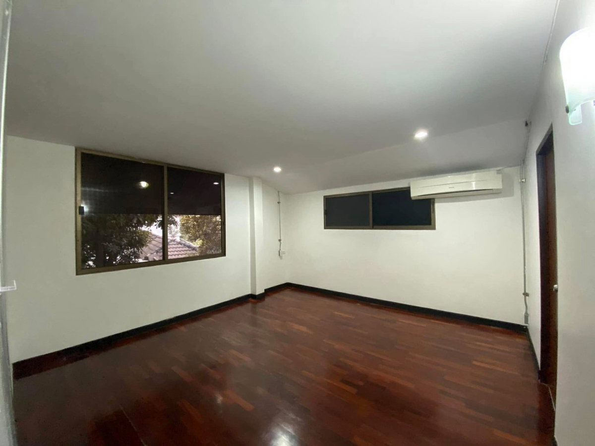 รูป 🏢✨ ให้เช่า บ้านเดี่ยวโฮมออฟฟิศ สำนักงานขนาดใหญ่ ทำเลเลียบด่วน–เอกมัย–รามอินทรา 12 ห้องอเนกประสงค์ 6 - รูปที่ 7/10