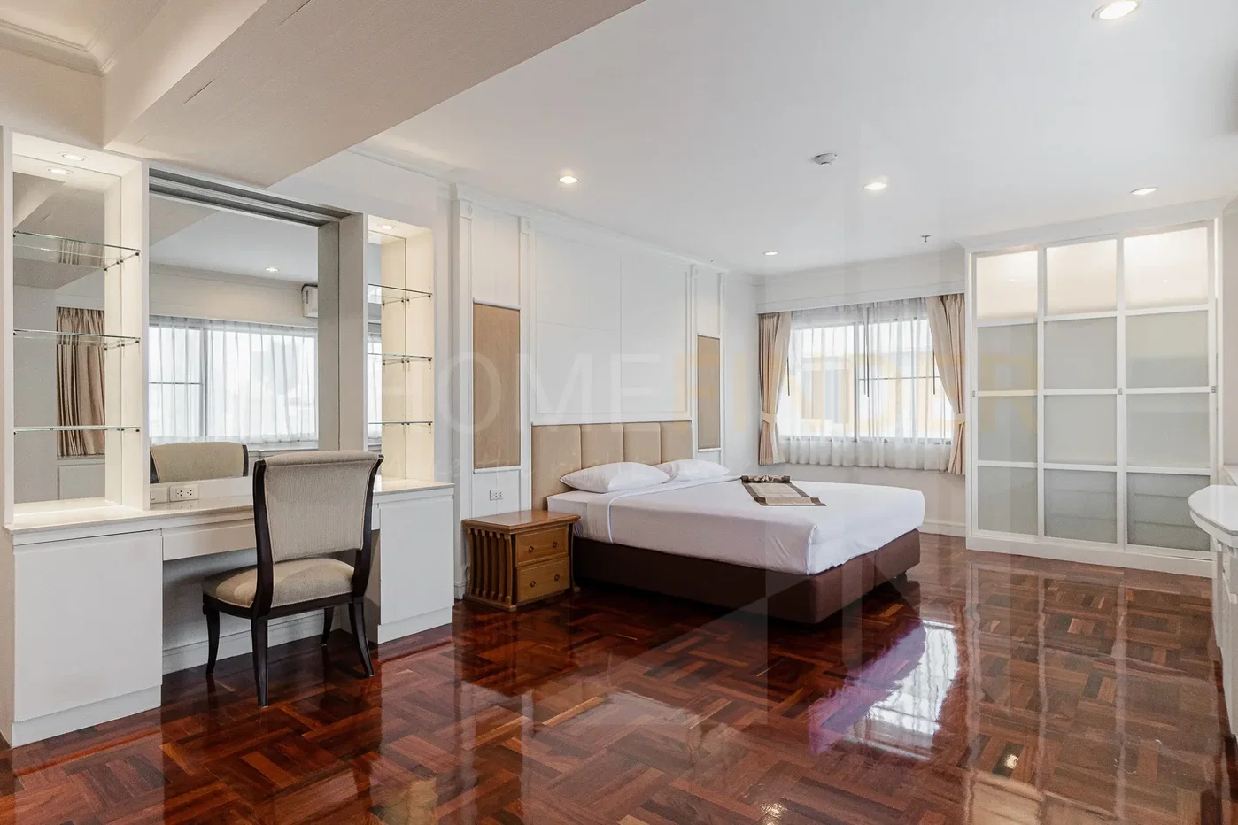 picture Centre Point Residence Phromphong Bangkok 4 bedrooms, for rent - 11/18