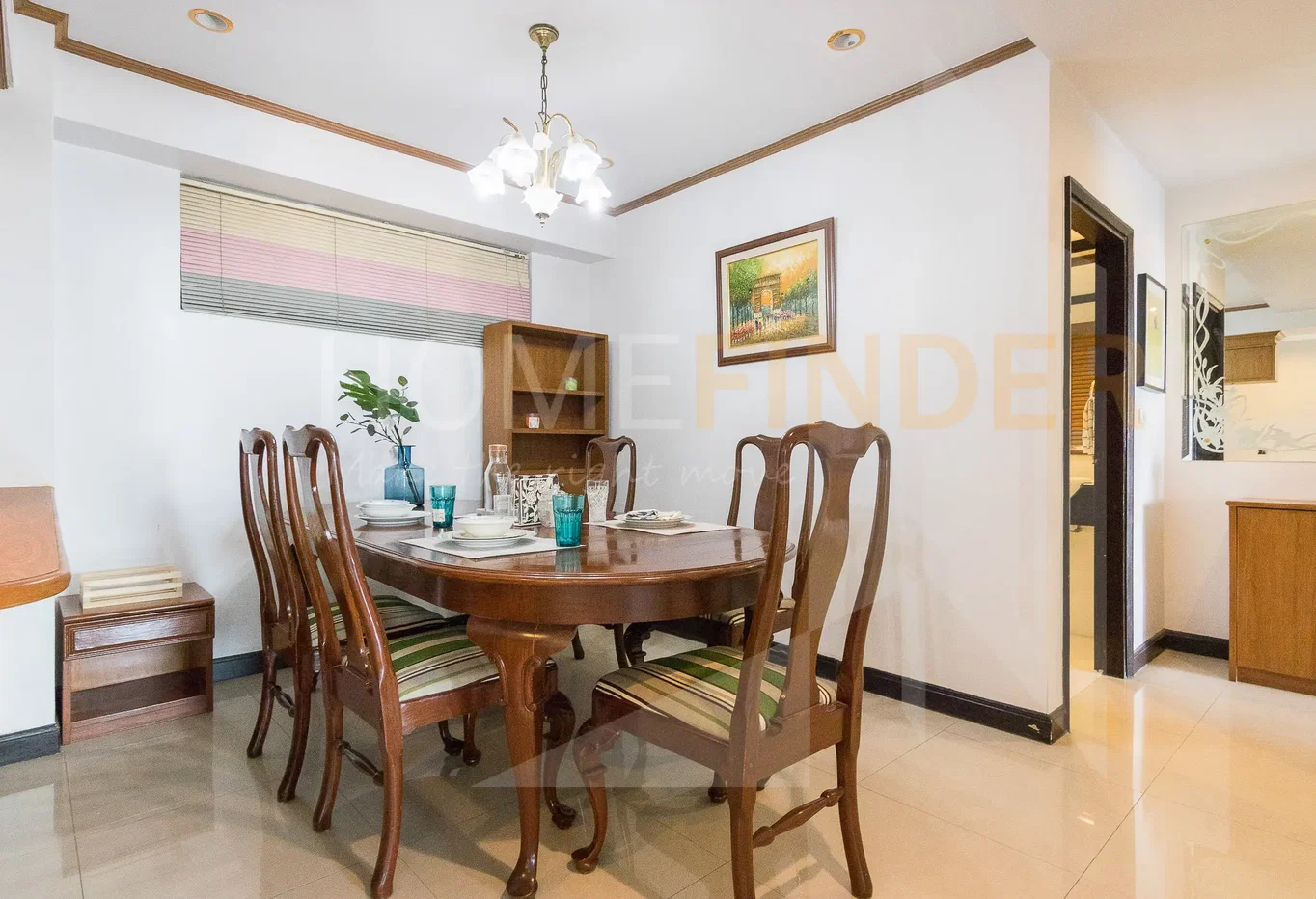 picture Royal Castle 3 bedrooms, for rent - 8/12