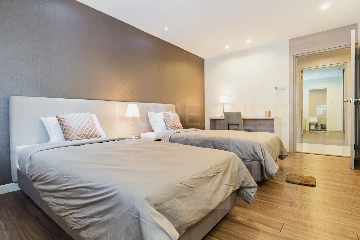 รูป Magic Bricks 3 bedrooms, for rent - รูปที่ 8/17