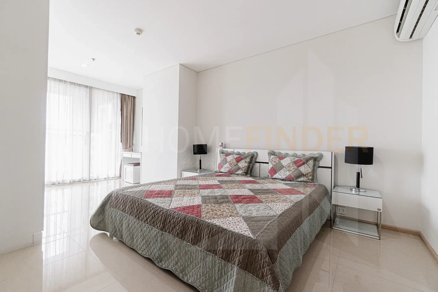 picture The Lakes 3 bedrooms, for rent - 4/11