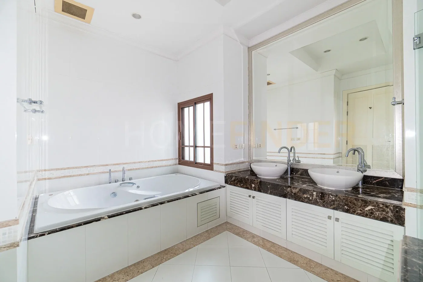 รูป Baan Sansiri Sukhumvit 67 - 4 bedroom House with swimming pool in Sukhumvit, Bangkok 4 bedrooms, for sale - รูปที่ 13/16