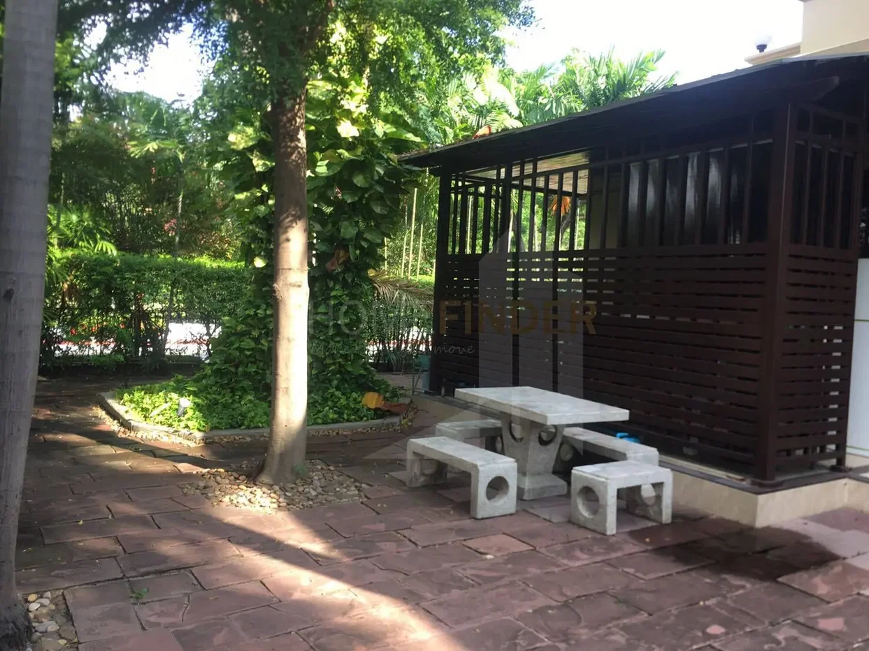 รูป Lakeside Villa 1 - Large house in Bang Na with swimming pool 4 bedrooms, for rent - รูปที่ 14/16
