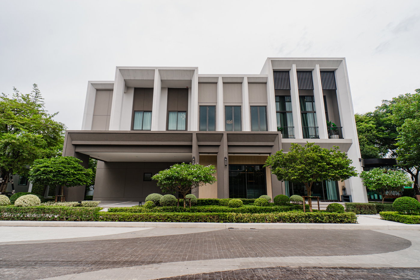 รูป Bangkok Boulevard Signature Pinklao - Borom 4 bedrooms, for sale - รูปที่ 1/19