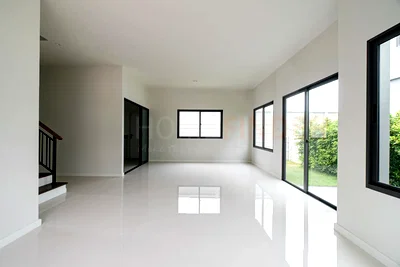 ขายบ้านเดี่ยว : Grand Britania Krungthepkreetha 4 bedrooms, for sale