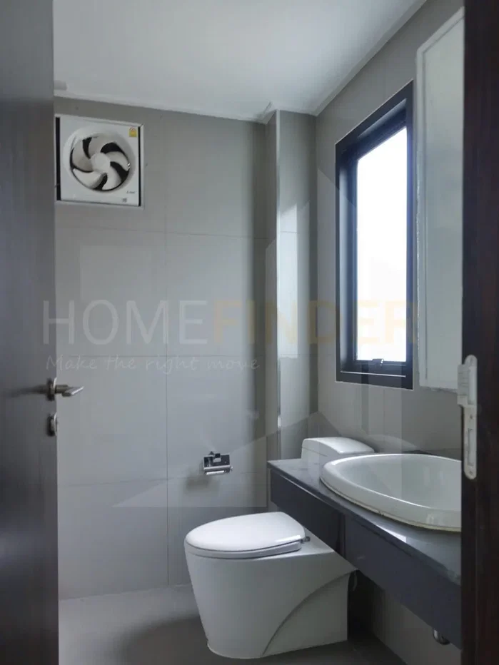 รูป Townhouse Soi Narathiwas 4 bedrooms, for rent - รูปที่ 8/10