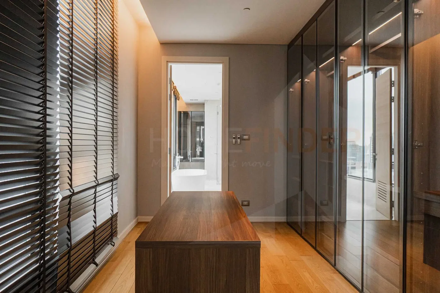 picture Sindhorn Residence 3 bedrooms, for sale - 6/12