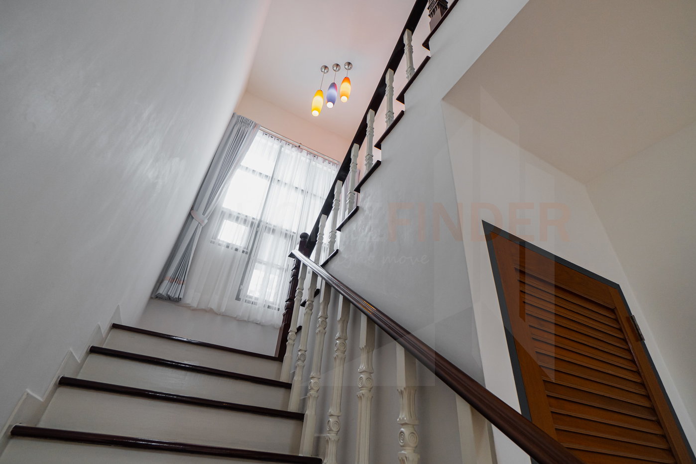 picture Windmill Park 5 bedrooms, for rent - 8/20