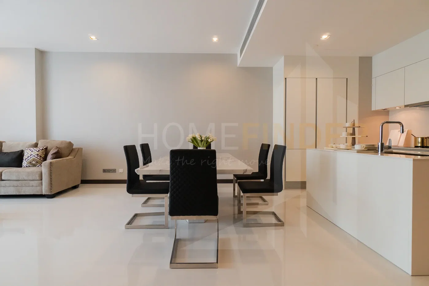 picture Q 1 Sukhumvit 3 bedrooms, for rent - 5/26