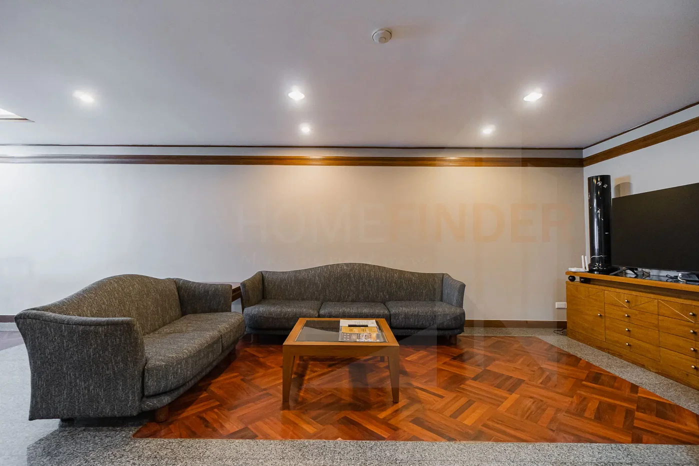 picture United Tower 2 bedrooms, for rent - 1/14