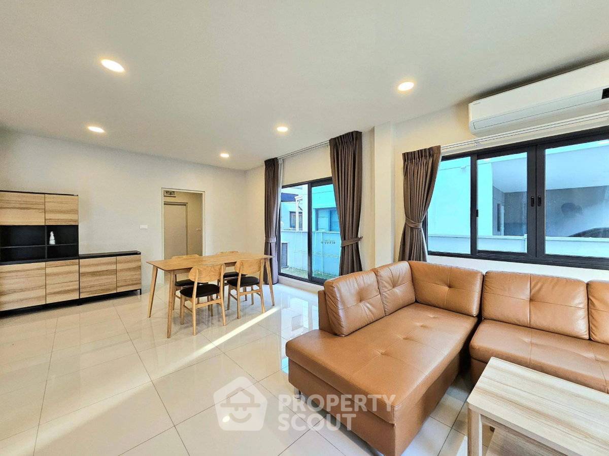 รูป บ้านเดี่ยว 4 ห้องนอน 190 ตร.ม. ให้เช่า Centro Bangna (ID 3257133) - รูปที่ 14/15