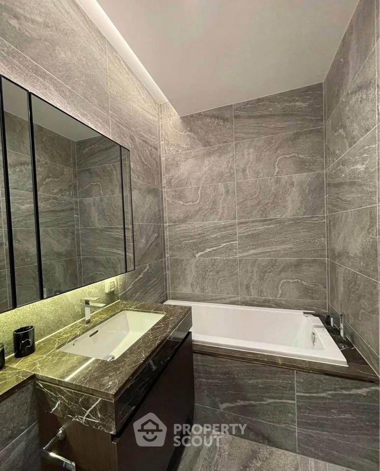 picture 70m To BTS Thong Lor | 1-BR The Esse Sukhumvit 36 (ID 2820340) - 7/8