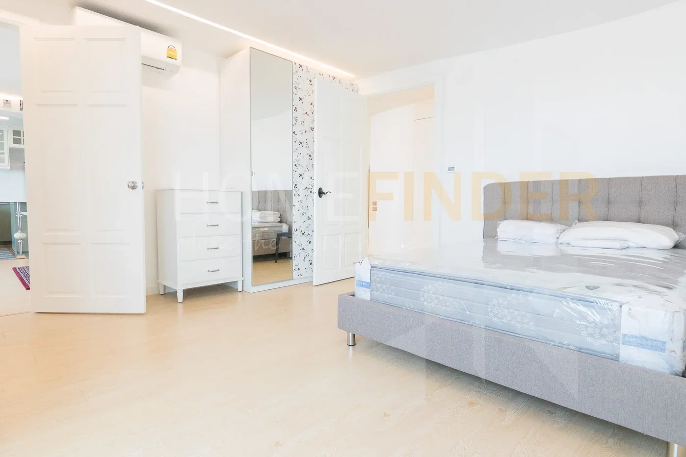 picture Regent on the Park 2 3 bedrooms, for rent - 1/11