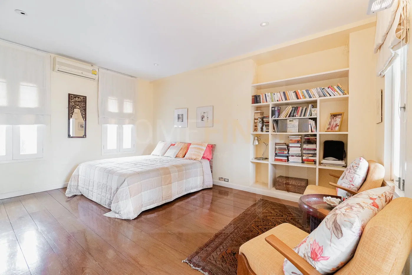 รูป Thai-Modern House near Chaeng Watthana 6 bedroom house - Close to Government Center 6 bedrooms, for sale - รูปที่ 9/23