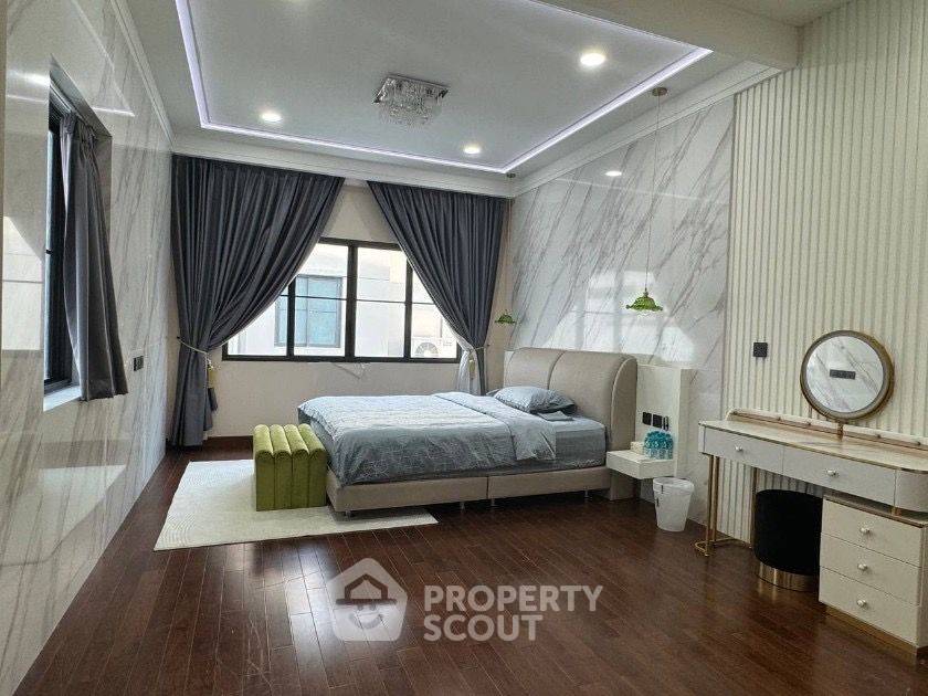 รูป บ้าน 4 ห้องนอน 531 ตร.ม. เลี้ยงสัตว์ได้ แกรนด์ แบงค็อก บูเลอวาร์ด สุขุมวิท (ID 3259357) - รูปที่ 9/11