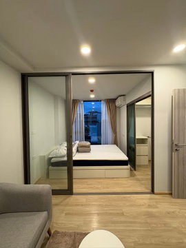 1 ห้องนอน | 1 ห้องน้ำ | BTS Udom Suk | 25 ตร.ม. | 15,000 บาท/เดือน | ชั้น 4 — Esque Sukhumvit 101/1 กรุงเทพฯ
