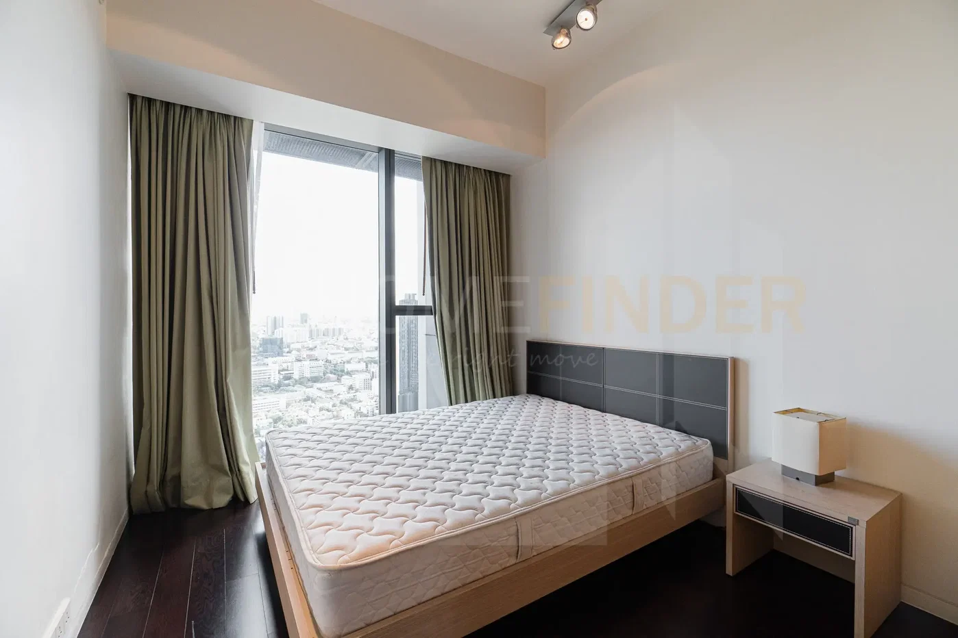 picture The Met 3 bedrooms, for sale - 10/11