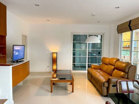 Urban Sathorn - 3 Bedroom House in Sathorn 3 bedrooms, for rent