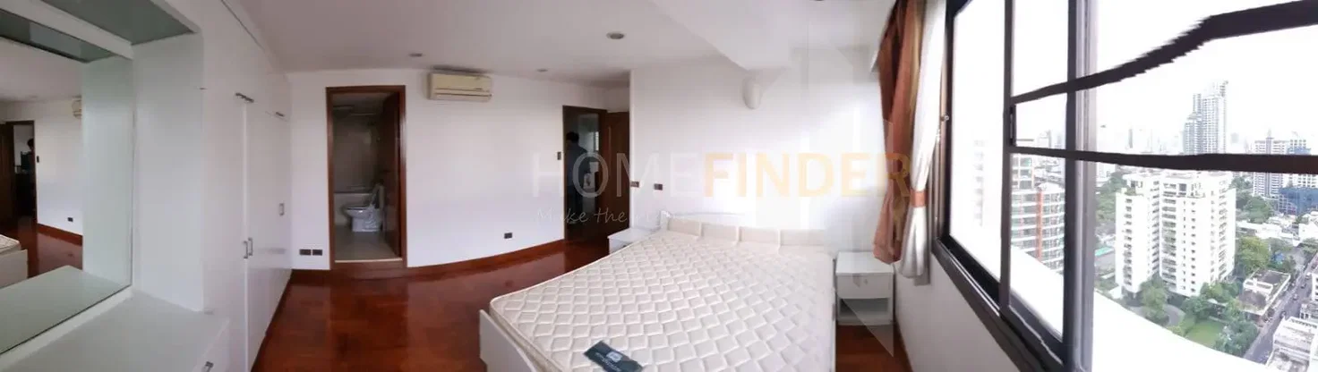 picture Royal Castle 3 bedrooms, for sale - 2/6
