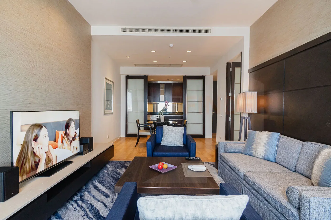 picture Emporium Suites by Chatrium 1 bedroom, for rent - 2/17