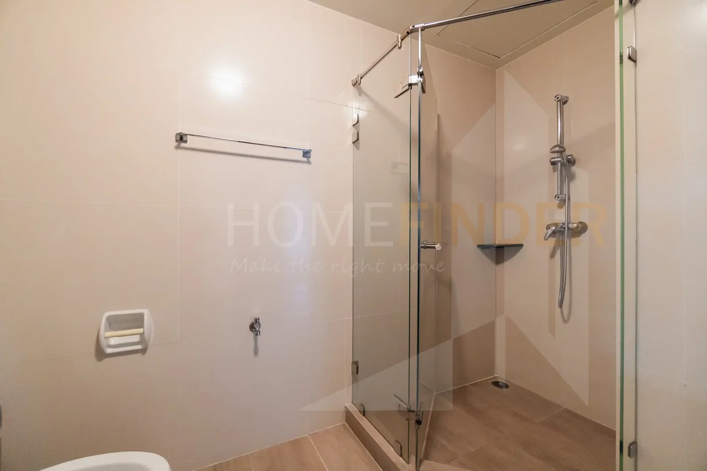 picture Y.O. Place 3 bedrooms, for rent - 15/16