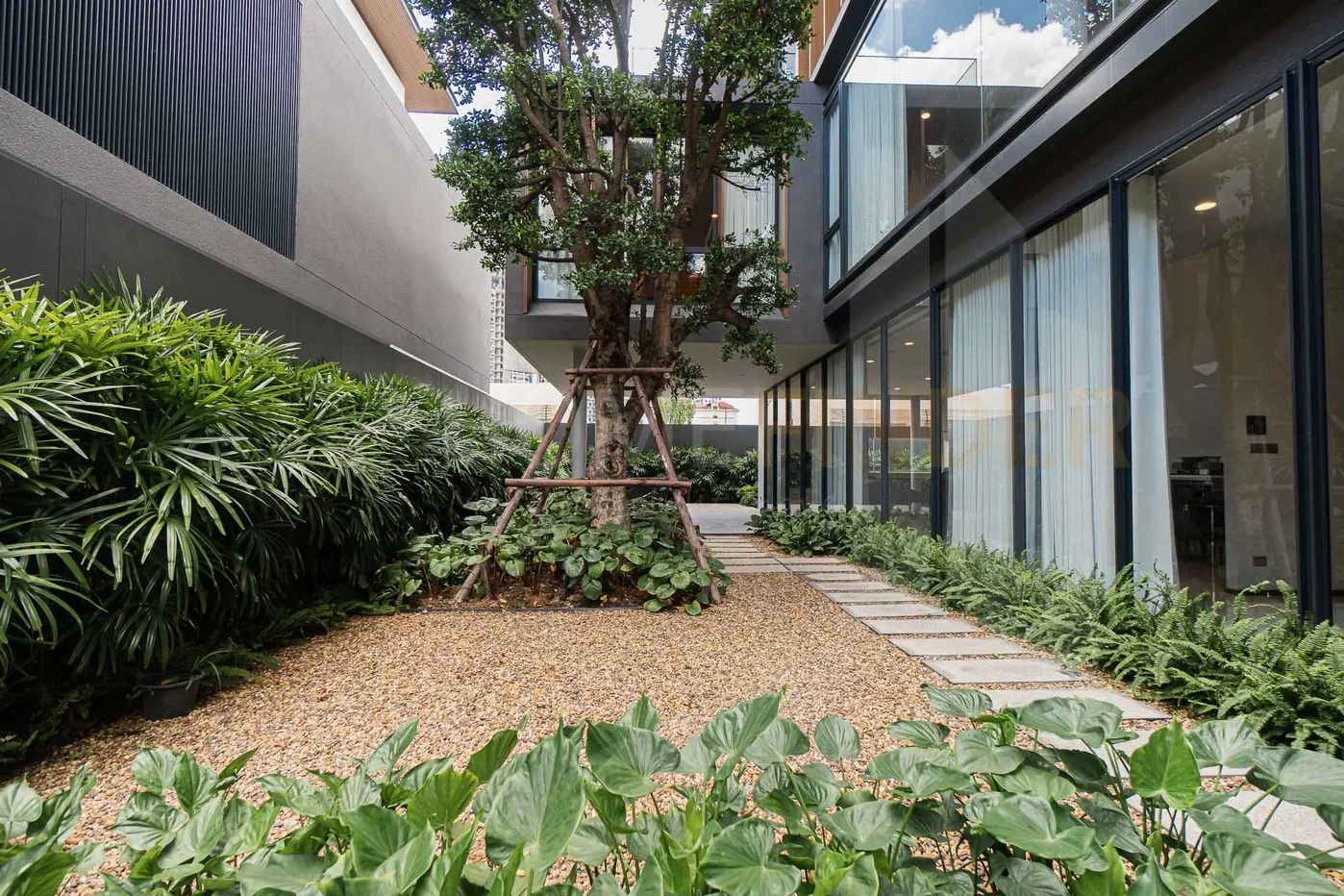 picture Issara Residence Rama 9 4 bedrooms, for sale - 14/14