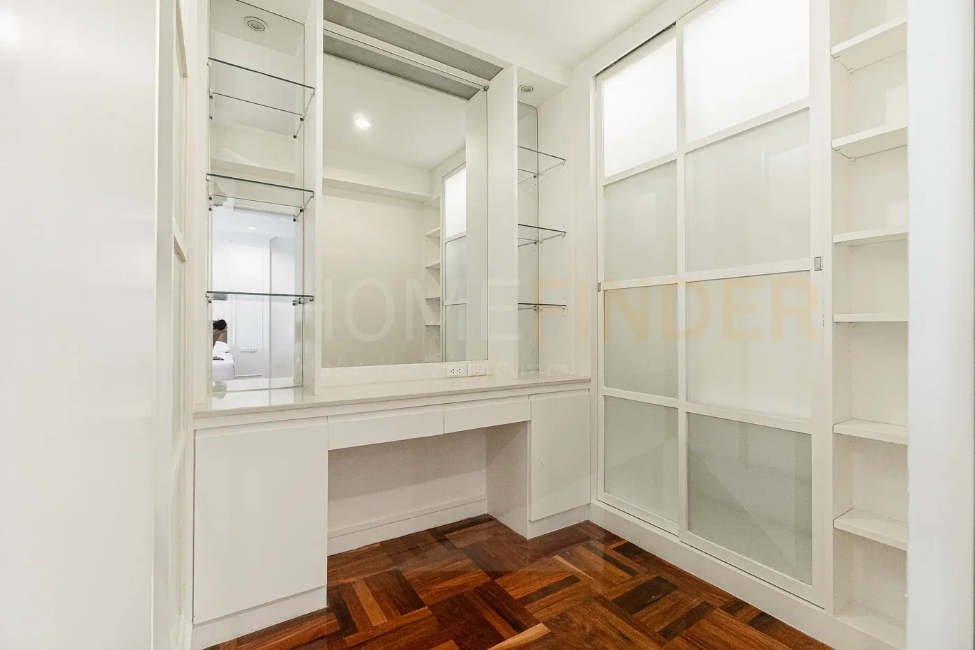 picture Centre Point Residence Phromphong Bangkok 4 bedrooms, for rent - 13/18
