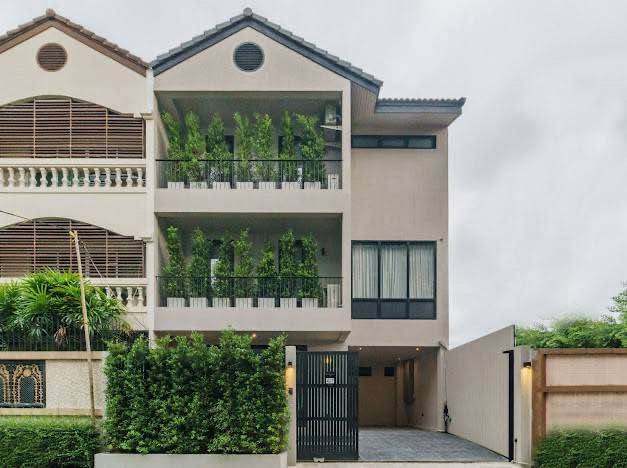 picture Townhouse in Sukhumvit 71 4 bedrooms, for sale - 10/10