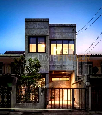 เช่าทาวน์โฮม ท่าเรือซอยทองหล่อ : Townhome in Soi Soonvijai 2 bedrooms, for rent