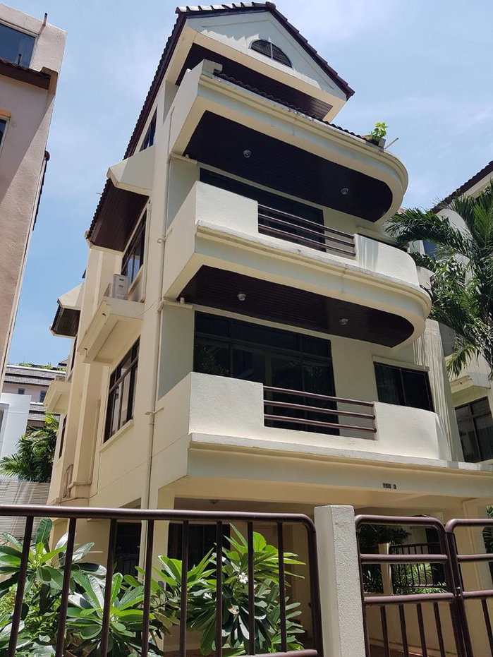 รูป House in Sukhumvit 31 4 bedrooms, for rent - รูปที่ 1/16
