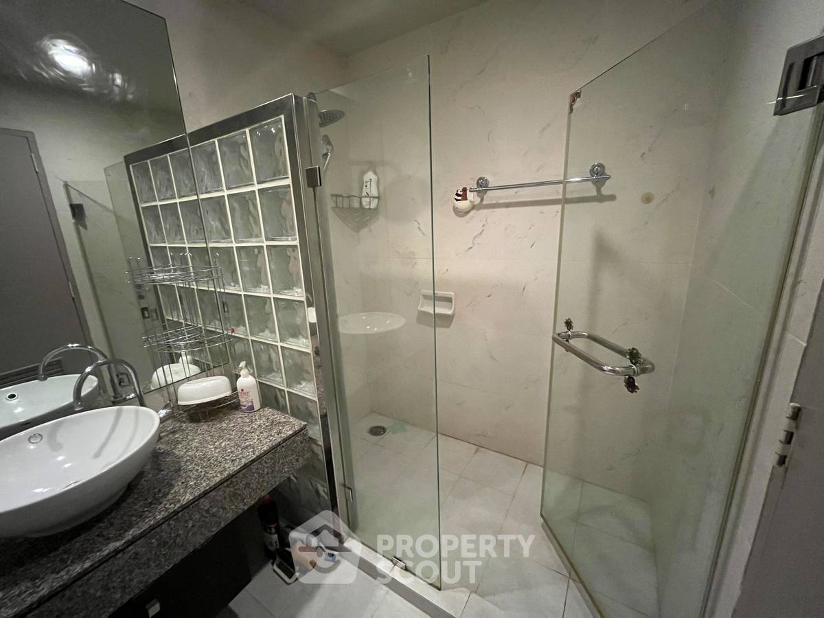 รูป BTS ศาลาแดง 200 ม. คอนโด 1 ห้องนอน Silom Grand Terrace Condominium (ID 681126) - รูปที่ 14/15