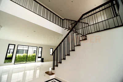 Houses for sale Ruamrudee International School Early Years Campus : Setthasiri Wongwaen - Chatuchot 4 bedrooms, for sale